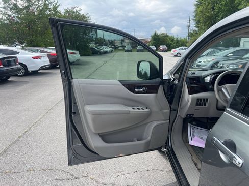 Used 2015 Nissan Quest S FWD image 10