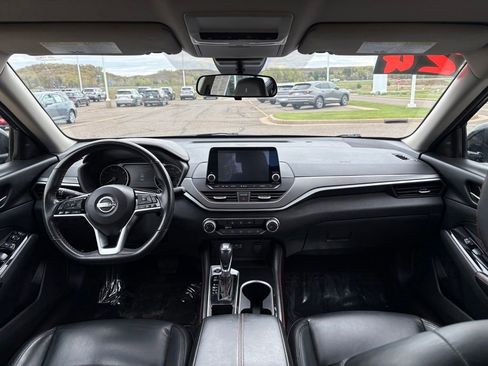 Used 2024 Nissan Altima 2.5 SR FWD image 15