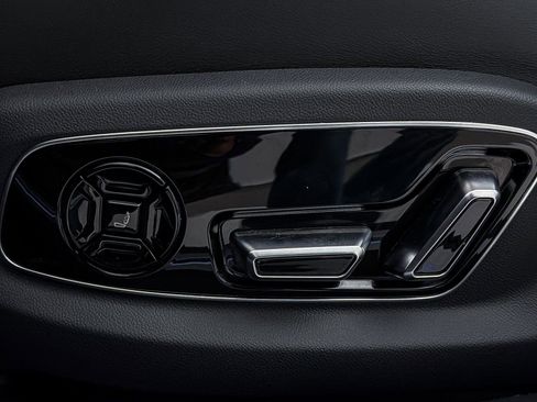 Used 2024 Audi S8 image 29