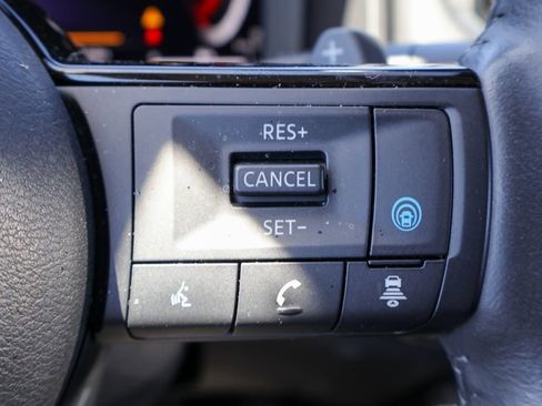 Used 2023 Nissan Rogue Platinum image 14