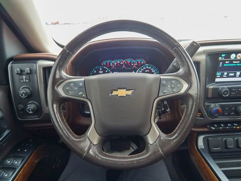 Used 2018 Chevrolet Silverado 1500 High Country image 22