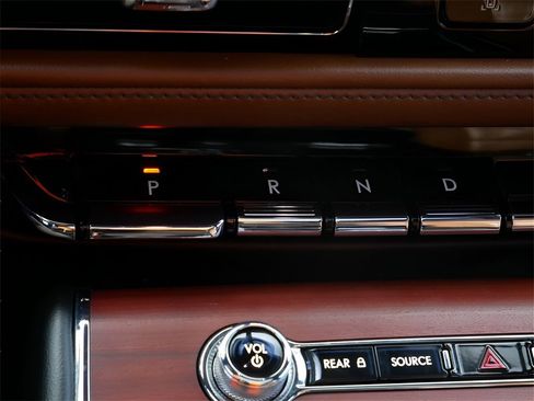 Used 2021 Lincoln Aviator Reserve w/ Equipment Group 202A image 24