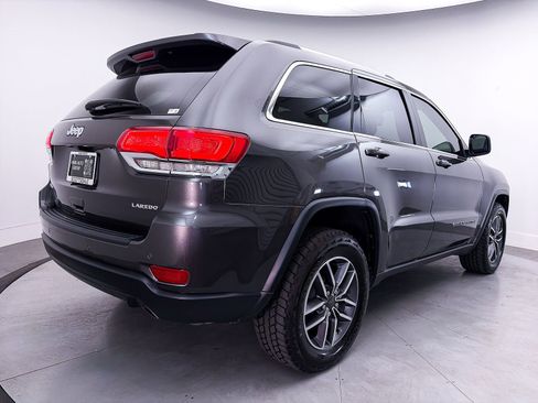 Used 2019 Jeep Grand Cherokee Laredo w/ 18" Wheel & 8.4" Radio Group AWD/4WD image 14