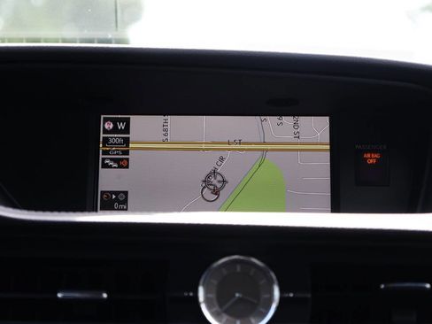 Used 2018 Lexus ES 300h w/ Navigation Package image 19