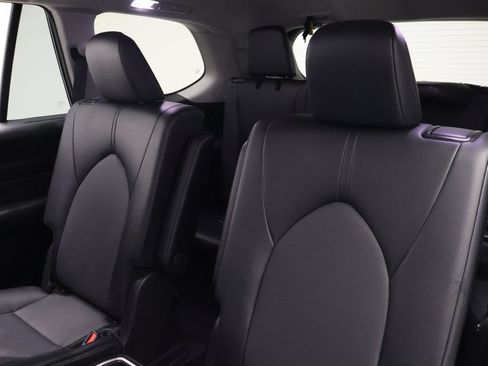 Certified 2025 Toyota Grand Highlander AWD image 18