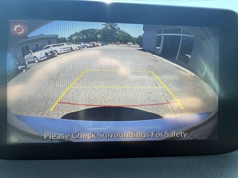 Used 2018 MAZDA MAZDA3 Touring FWD image 15