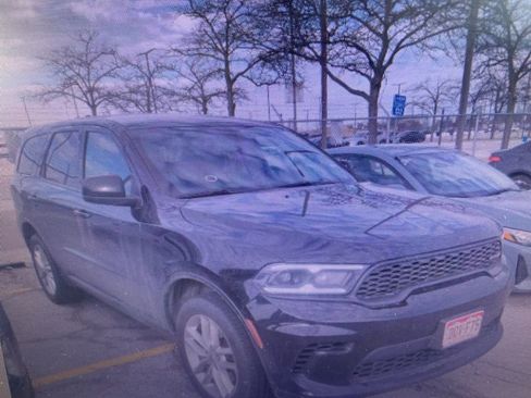 Used 2023 Dodge Durango GT image 3