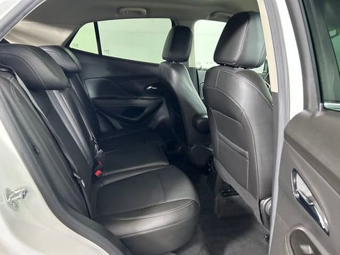 Used 2022 Buick Encore Preferred image 28