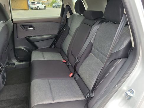Used 2023 Nissan Rogue SV FWD image 13