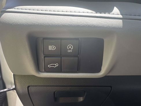 Used 2023 Toyota Highlander XLE AWD/4WD image 21