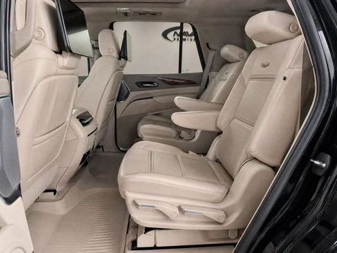 Used 2022 Cadillac Escalade Sport Platinum RWD image 13