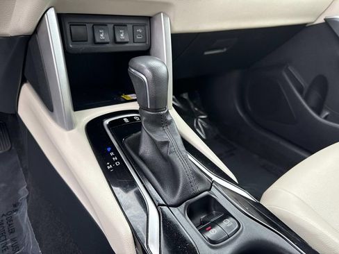 Used 2023 Toyota Corolla Cross XLE image 26