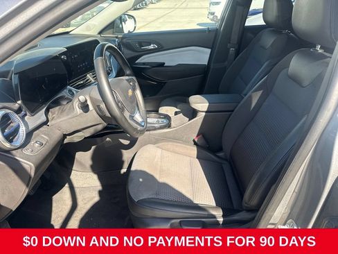 Used 2025 Chevrolet Trax LT w/ LT Convenience Package FWD image 4