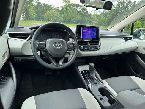 Used 2024 Toyota Corolla LE FWD image 13