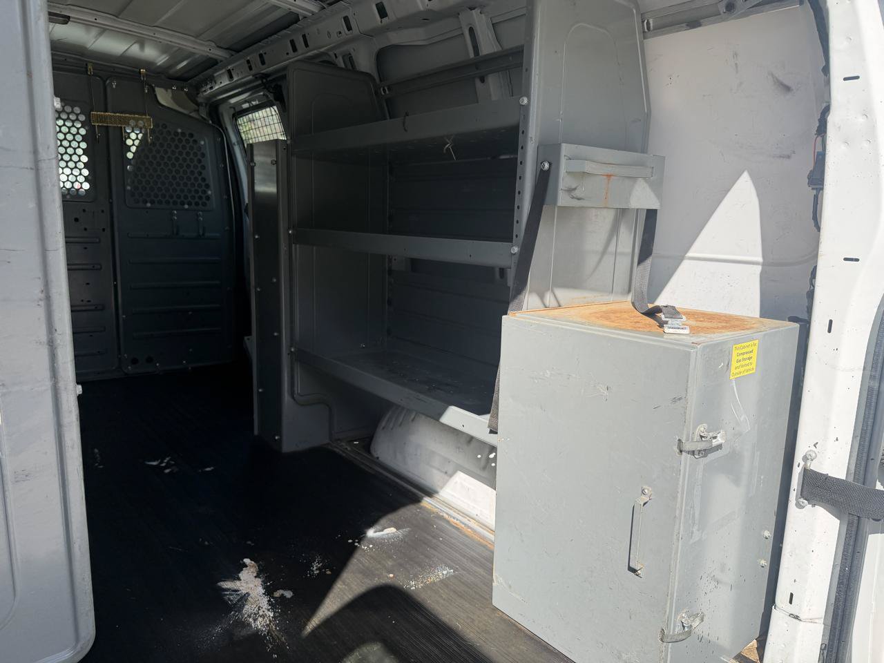Used 2015 Chevrolet Express 2500 RWD image 20