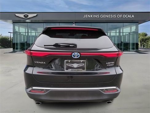 Used 2022 Toyota Venza Limited w/ Advanced Technology Package image 4