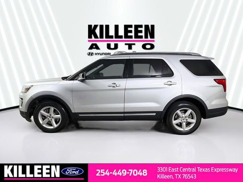 Used 2018 Ford Explorer XLT w/ Equipment Group 201A FWD image 4