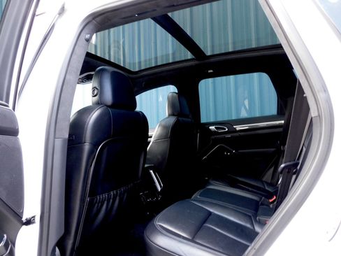 Used 2014 Porsche Cayenne GTS image 15