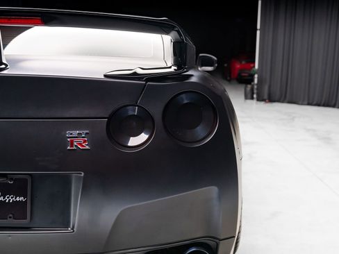 Used 2009 Nissan GT-R Premium AWD/4WD image 34