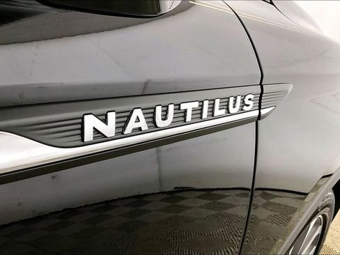 Used 2023 Lincoln Nautilus Reserve image 14