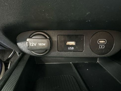 Used 2025 Hyundai Elantra SEL FWD image 37