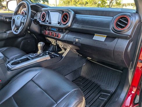 Used 2019 Toyota Tacoma Limited image 23