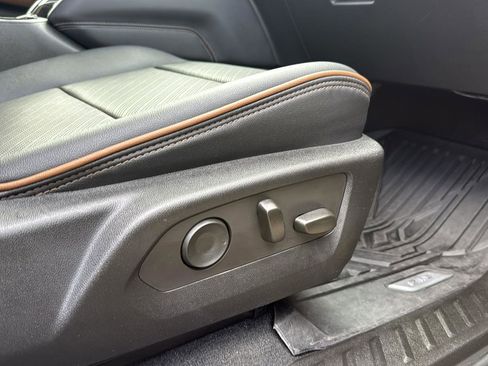 Used 2023 GMC Canyon AT4 w/ AT4 Premium Package image 23