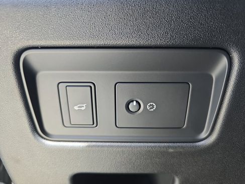 New 2026 Land Rover Discovery Limited Edition image 28