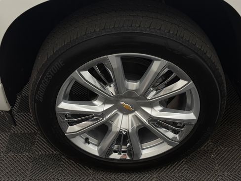 Used 2023 Chevrolet Silverado 1500 High Country AWD/4WD image 16