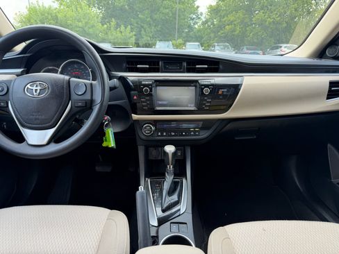 Used 2014 Toyota Corolla LE FWD image 10