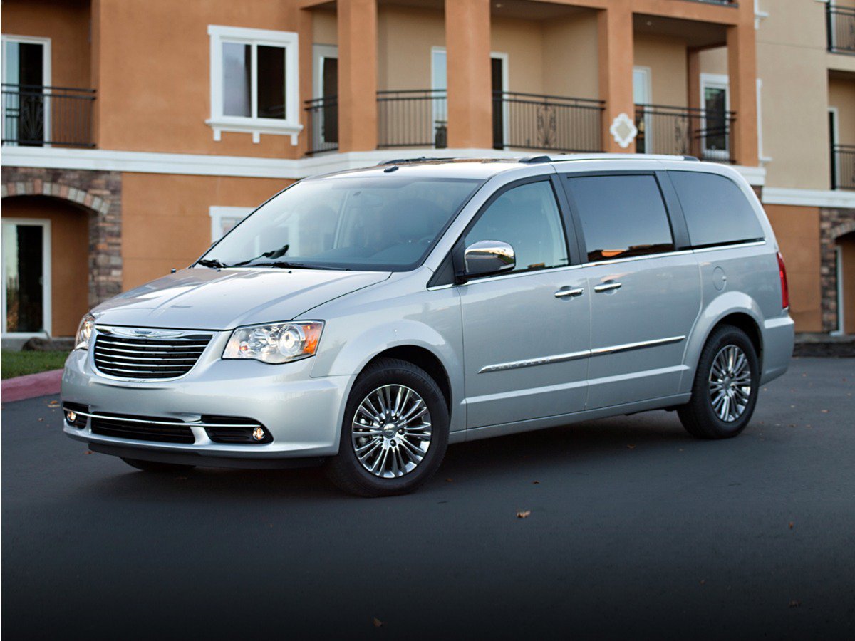 Used 2015 Chrysler Town & Country Touring-L w/ Driver Convenience Group FWD image 1