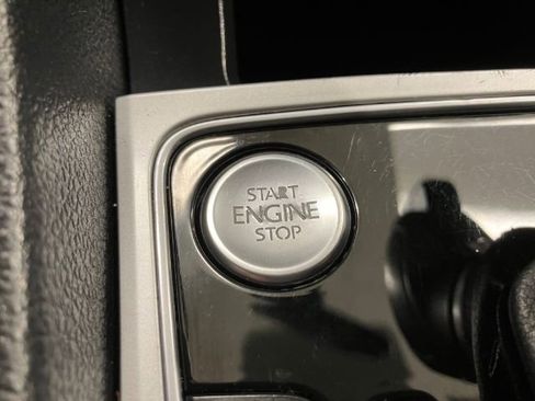 Used 2019 Volkswagen Passat 2.0T Wolfsburg image 29