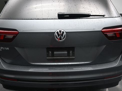 Used 2021 Volkswagen Tiguan SE R-Line image 12