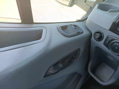 Used 2019 Ford Transit 250 138 image 19