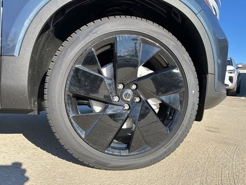 New 2026 Volvo XC40 B5 Ultra w/ Climate Package image 9