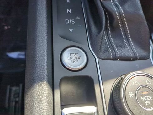 Certified 2022 Volkswagen Atlas Cross Sport SEL Premium R-Line image 33