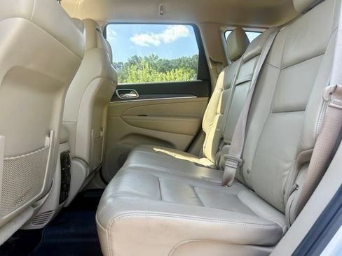 Used 2019 Jeep Grand Cherokee Limited AWD/4WD image 27