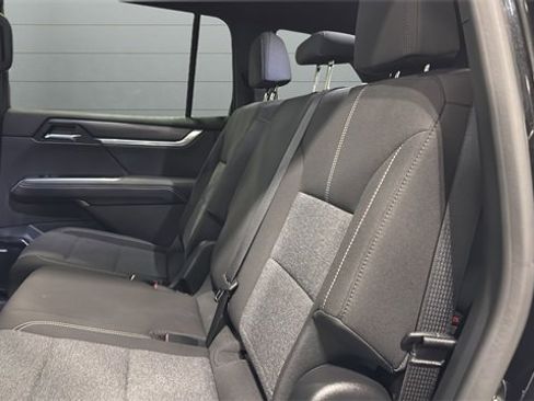 Used 2025 GMC Acadia Elevation image 24