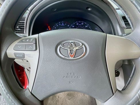 Used 2011 Toyota Camry LE FWD image 14