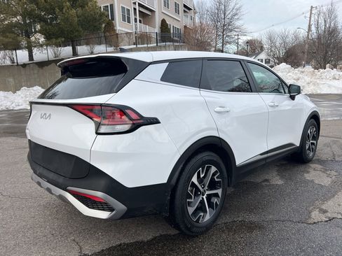Used 2023 Kia Sportage EX image 4