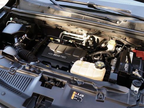 Used 2017 Chevrolet Trax LT image 27