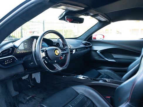 Used 2023 Ferrari 296 GTS RWD image 18