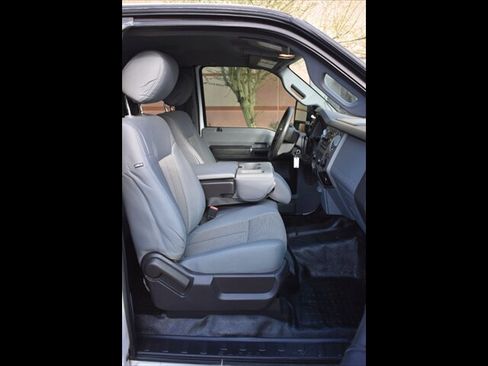 Used 2016 Ford F250 XLT w/ XLT Interior Package image 26