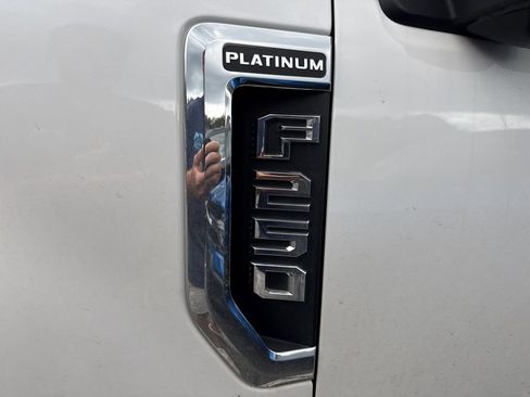 Used 2019 Ford F250 Platinum w/ Platinum Ultimate Package AWD/4WD image 10