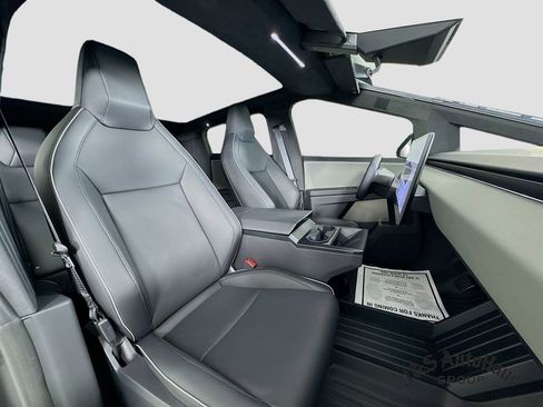 Used 2025 Tesla Cybertruck AWD Crew Cab image 35