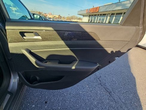 Used 2018 Hyundai Sonata Limited image 41