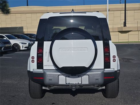 Used 2025 Land Rover Defender 90 S AWD/4WD image 4