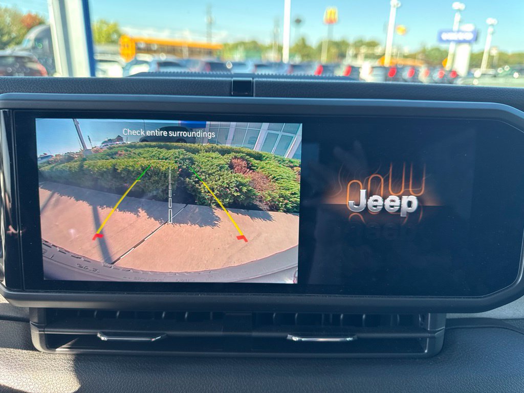 Used 2024 Jeep Wrangler Sport AWD/4WD image 28