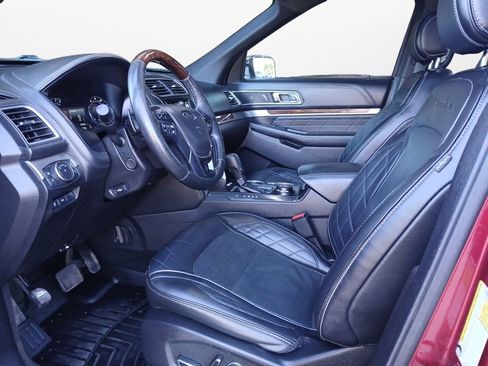 Used 2017 Ford Explorer Platinum image 19