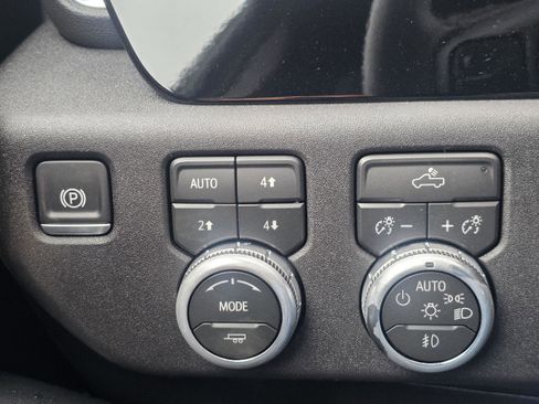 New 2026 GMC Sierra 1500 Elevation image 24